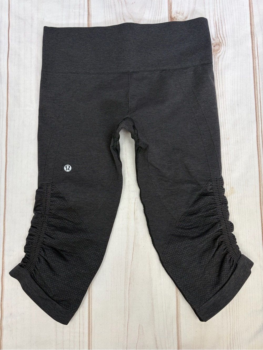 Lululemon In The Flow Crop II Heathered Deep Coal Sz 6 - Picture 12 of 16